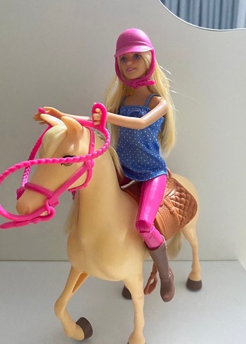 Pembe Kasklı At Binici Barbie - Görsel 3