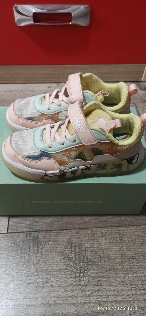 Kız Çocuk Çok Renkli Velcro Spor Ayakkabı - Görsel 2