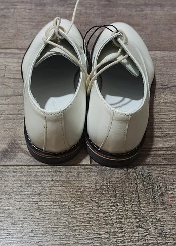 Beyaz Parlak Erkek Çocuk Özel Ayakkabı - Görsel 3