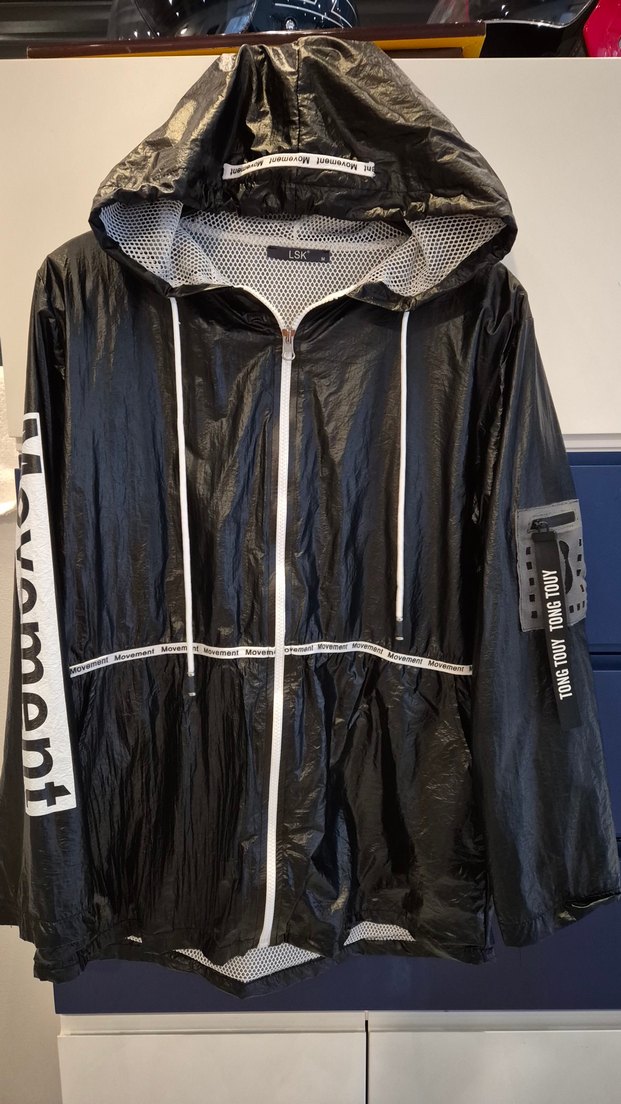 Siyah Kapüşonlu Kadın Yağmurluk - Görsel 4