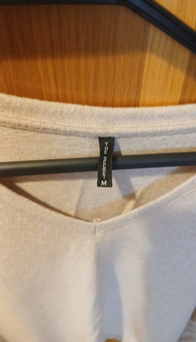 Bej V Yakalı Kadın Keten Kazak - Görsel 2