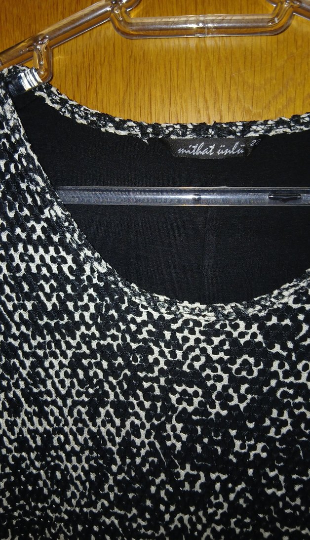 siyah beyaz desenli elbise - Görsel 2