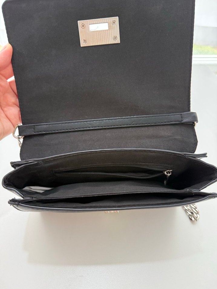 Stradivarius Siyah Zincir Askılı Çanta - Görsel 2