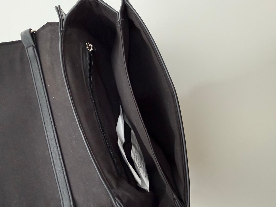 Stradivarius Siyah Zincir Askılı Çanta - Görsel 4