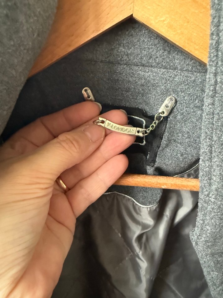 Y London Baskılı Uzun Gri Kaban - Görsel 4