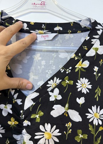 Çiçek Desenli, V Yakalı Bluzu elbisesi - Görsel 2