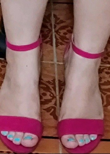 Kırmızı Tokalı Kadın Topuklu Sandalet - Görsel 2