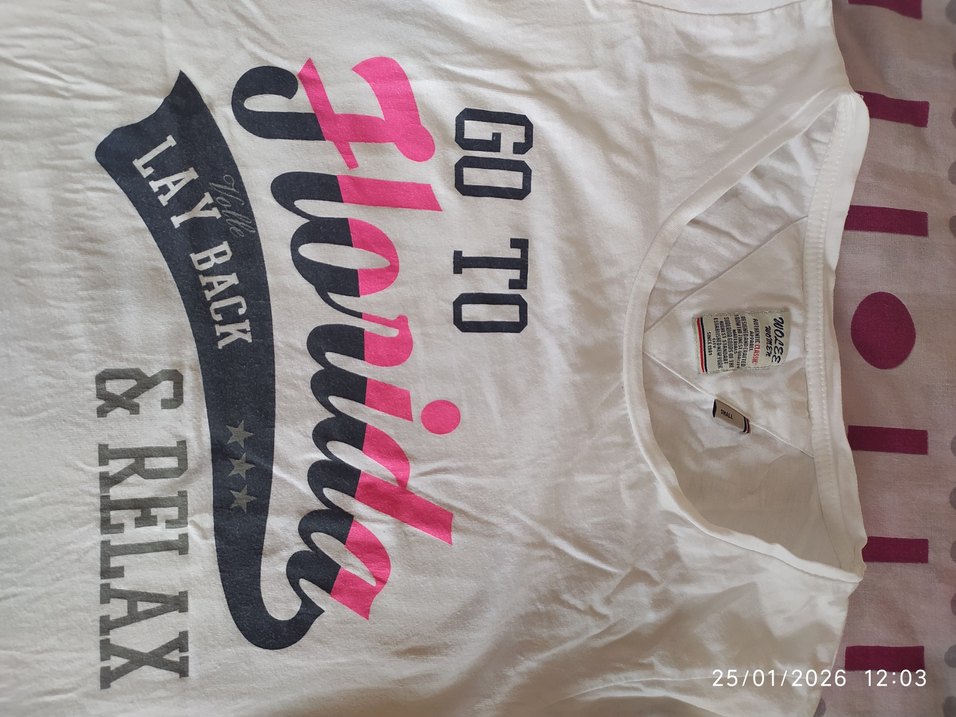 Baskılı Beyaz Kız Tişörtü V Yakalı - Görsel 2