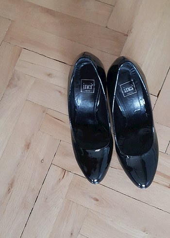 Parlak Siyah Rugan Stiletto Topuklu Kadın Ayakkabı - Görsel 2