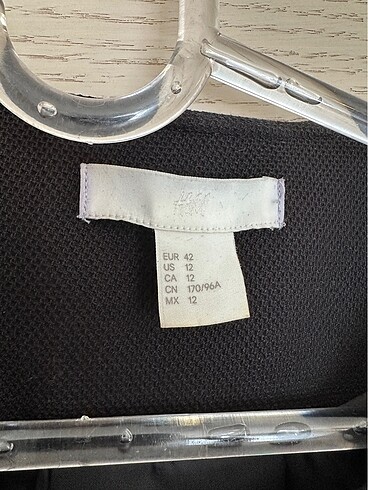 42 Beden siyah Renk H&M ceket 42 beden