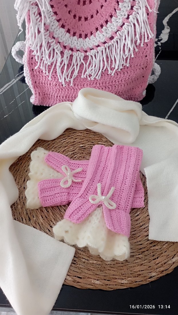 Dantel Detaylı Beyaz Triko Eldiven - Görsel 2