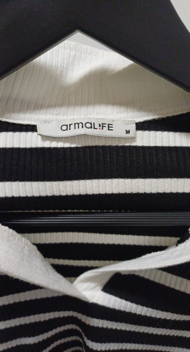 Uzun Kollu V Yaka Çizgili Crop - Görsel 3