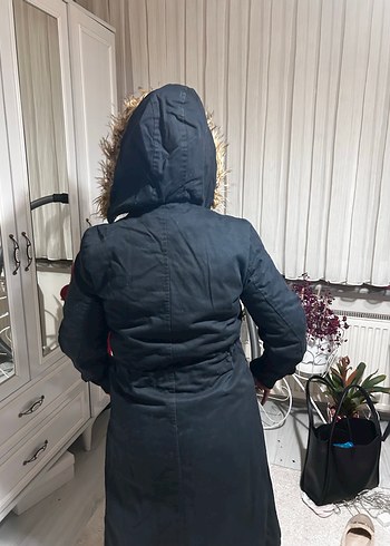 Kürk Detaylı Siyah Kadın Kışlık Ceket - Görsel 3