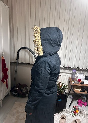 Kürk Detaylı Siyah Kadın Kışlık Ceket - Görsel 2