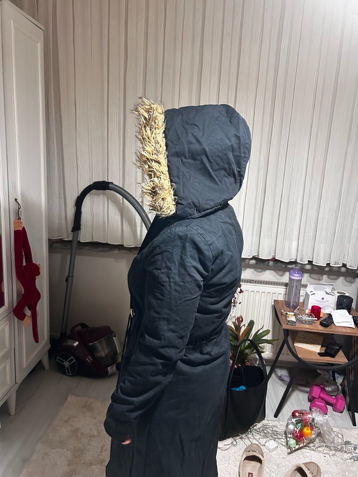 Kürk Detaylı Siyah Kadın Kışlık Ceket - Görsel 2