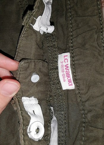 Kızlar İçin Düğmeli Kamuflaj Şort - Görsel 3