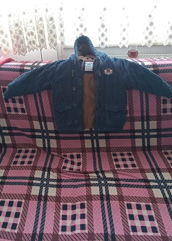 Kapüşonlu Düğmeli Erkek Çocuk Montu - Görsel 2