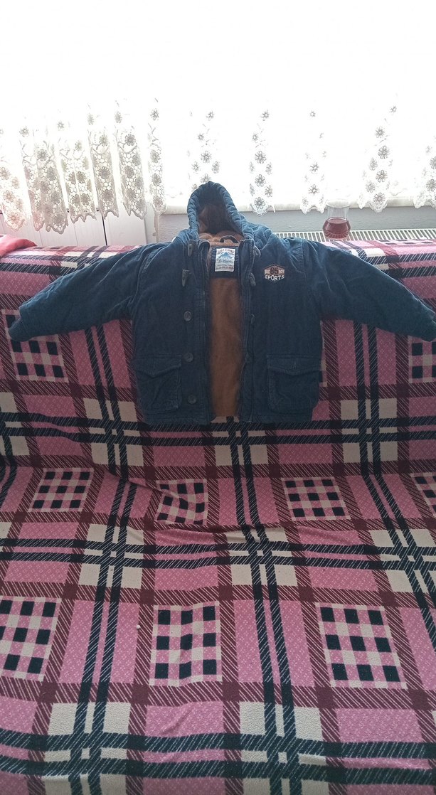 Kapüşonlu Düğmeli Erkek Çocuk Montu - Görsel 2