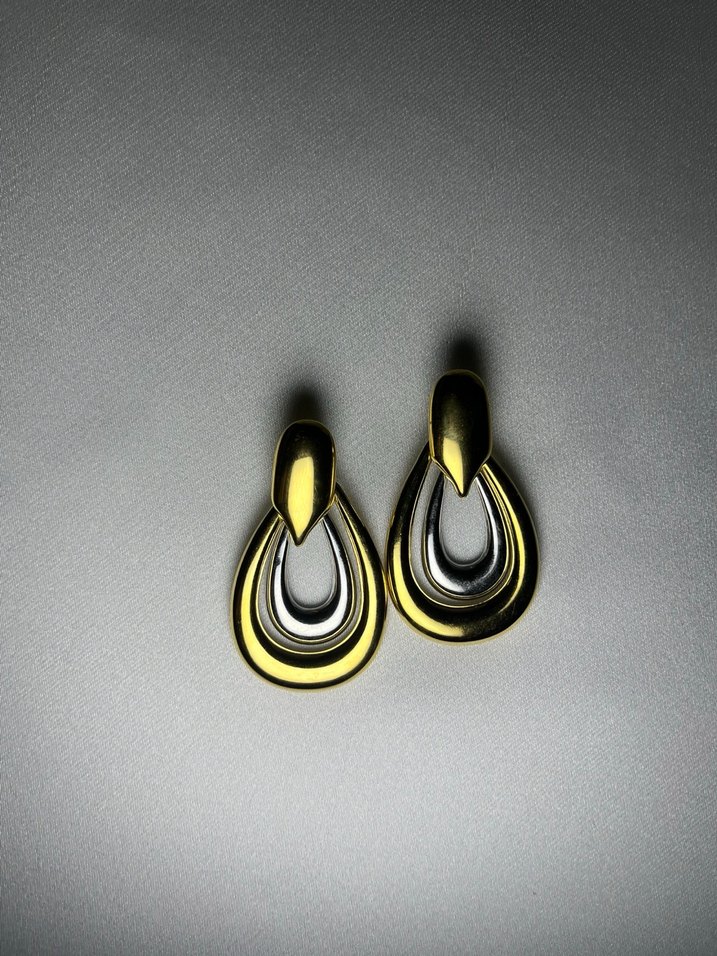 Altın Renk Zincir Detaylı Mini Küpe - Görsel 2