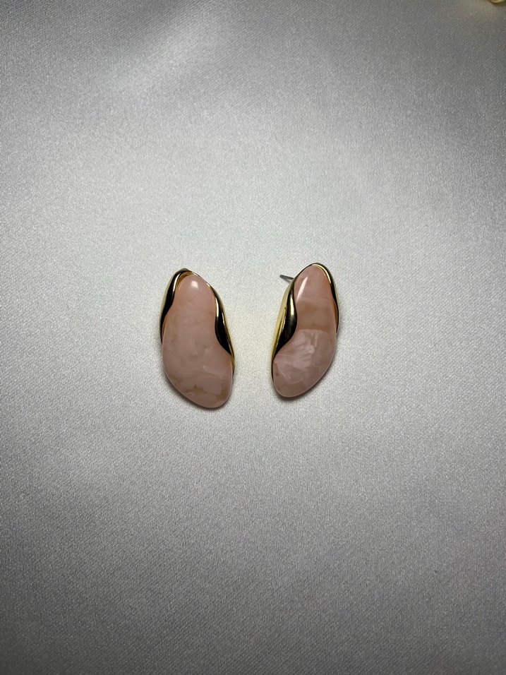 Pembe Mini Minimalist Küpeler - Görsel 2