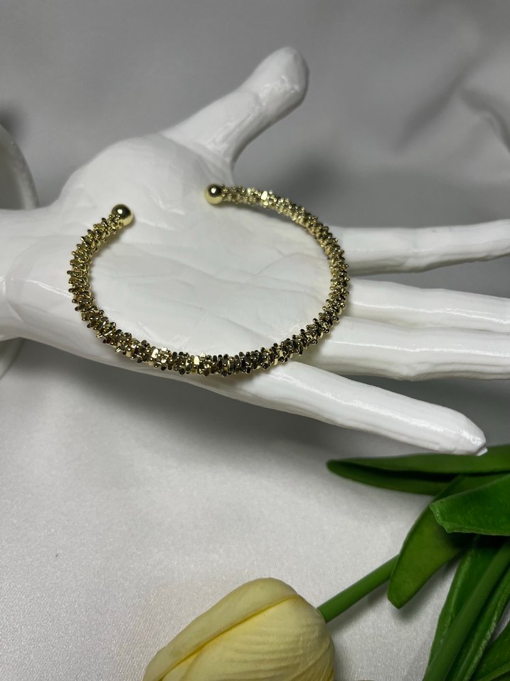 Beyaz Boncuklu Çiçek Desenli Kadın Bileklik - Görsel 3