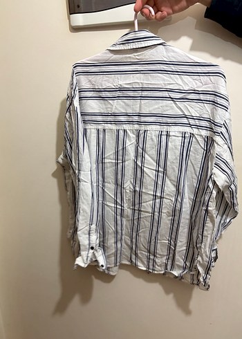 Düğmeli Gri-Beyaz Çizgili Keten Gömlek - Görsel 2