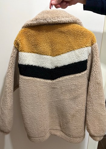 Gri Detaylı Bej Kadın Peluş Ceket - Görsel 3