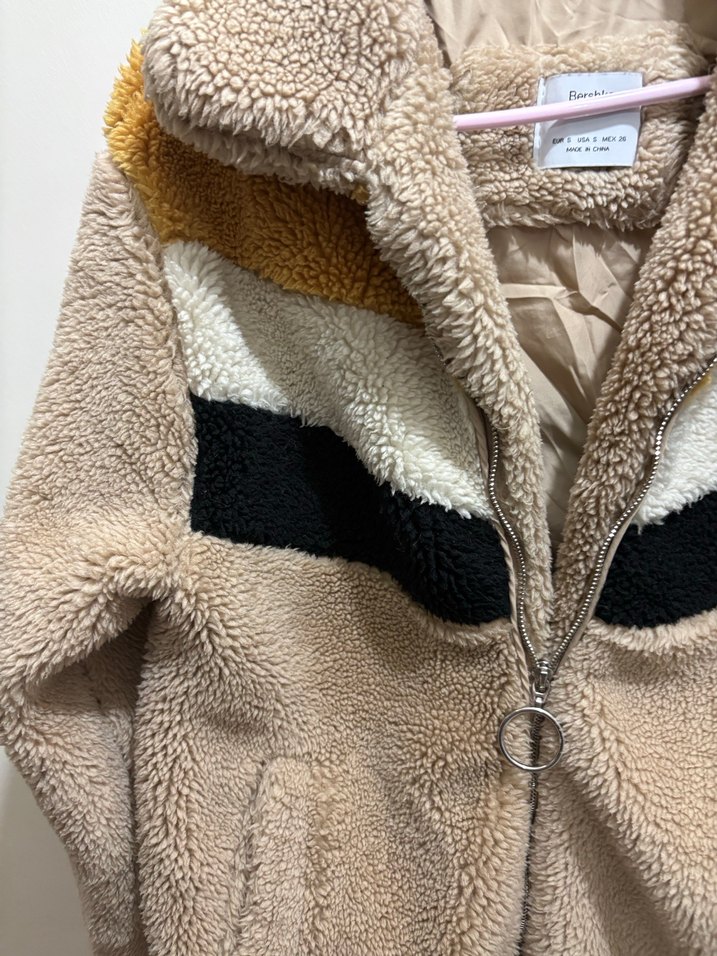 Gri Detaylı Bej Kadın Peluş Ceket - Görsel 2