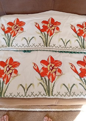 Nakışlı Renkli Çiçek Desenli Beyaz gardrop örtüsü - Görsel 3