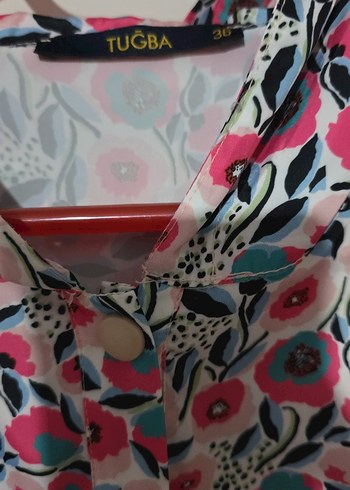 Pembe Desenli Kapişonlu Yağmurluk - Görsel 2