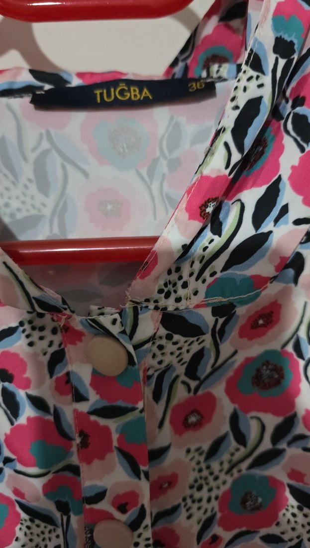 Pembe Desenli Kapişonlu Yağmurluk - Görsel 2