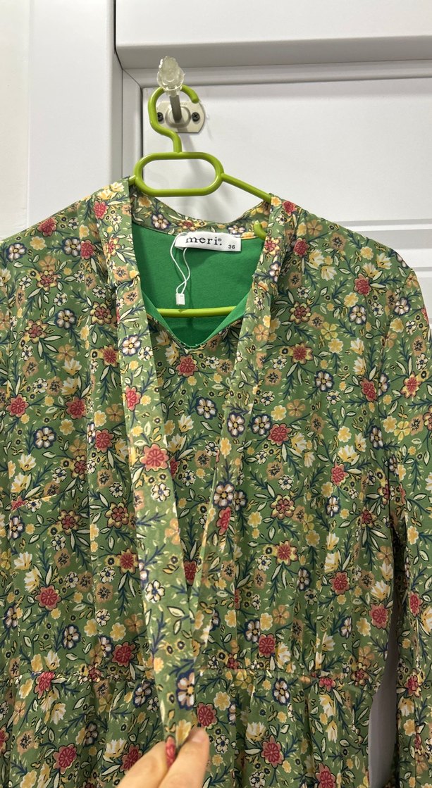 Düğmeli Uzun Yeşil Bohem Elbise - Görsel 2