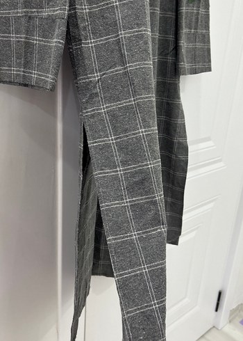 Nakışlı Uzun Gri Kadın Kaban - Görsel 3