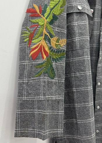 Nakışlı Uzun Gri Kadın Kaban - Görsel 4