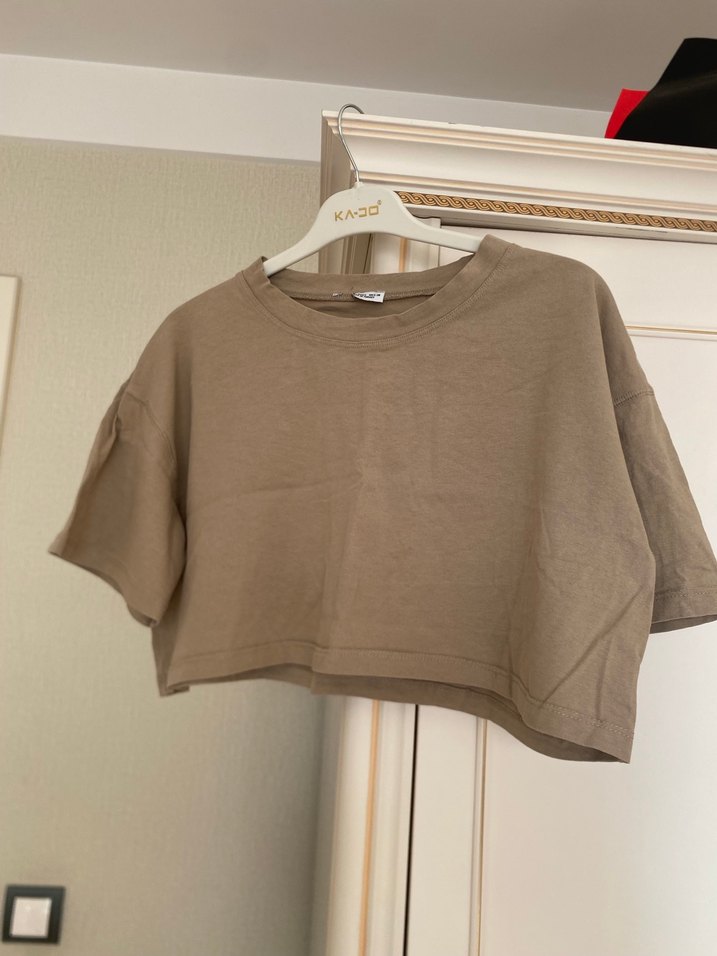 Bej Kısa Kollu Crop Üst - Görsel 2