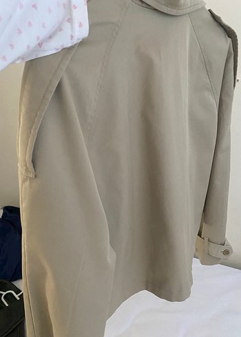 Bej Düğmeli Kısa Kadın Trençkot - Görsel 3