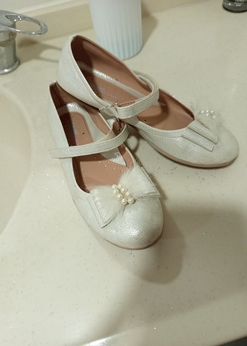 Kız Çocuk Beyaz Tokalı Babet Ayakkabı - Görsel 3