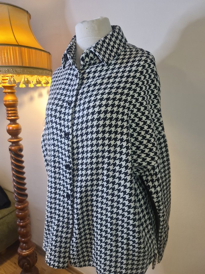 Düğmeli  kaz ayagı gömlek - Görsel 2