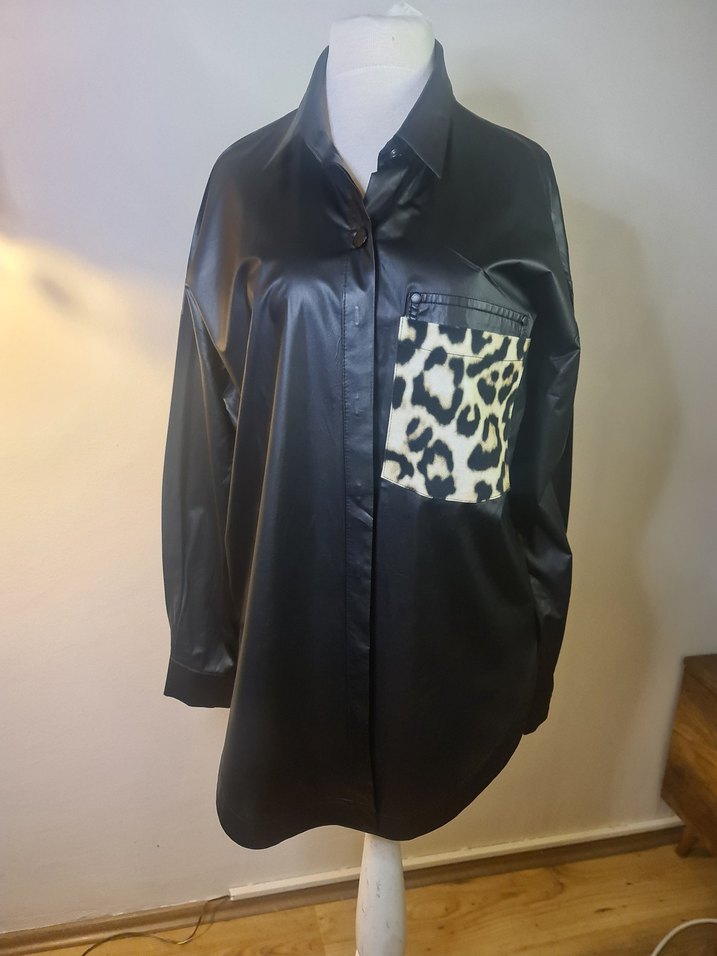 Düğmeli Uzun Siyah Deri Kadın Ceket - Görsel 3