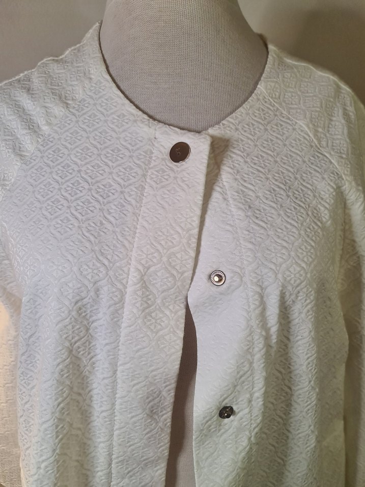 Düğmeli Beyaz Midi Hamile Ceketi - Görsel 3