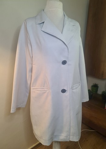 Düğmeli Beyaz Midi Ceket - Görsel 4