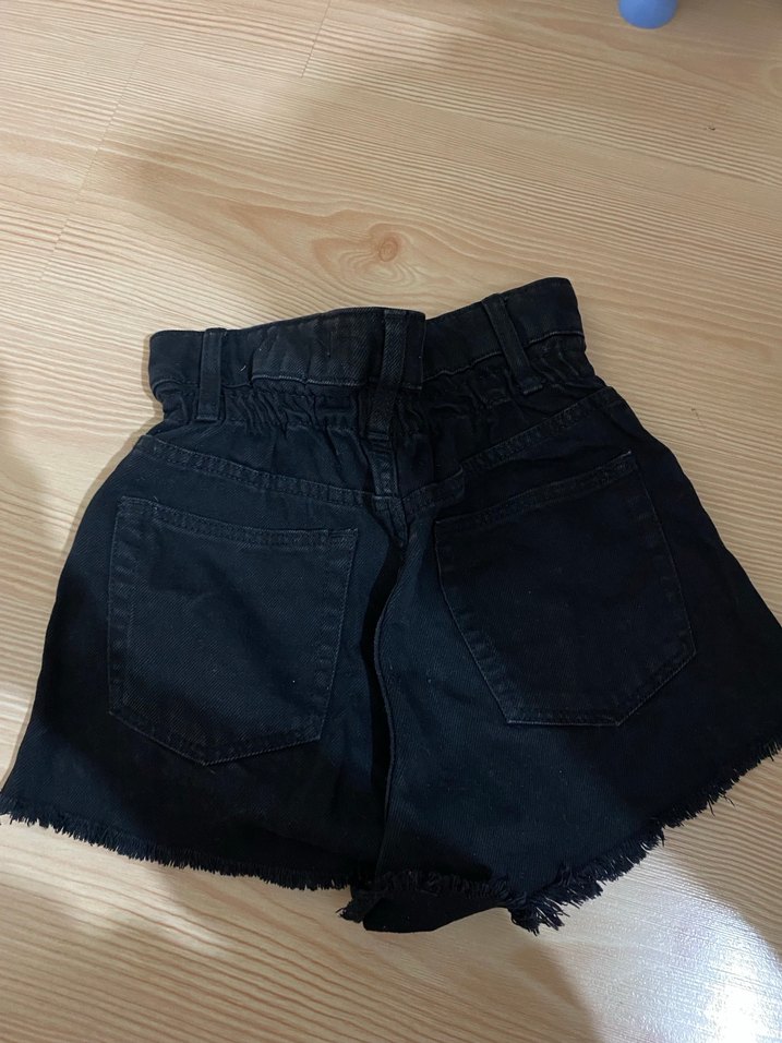 Düğmeli Siyah Mini Denim Şort - Görsel 2