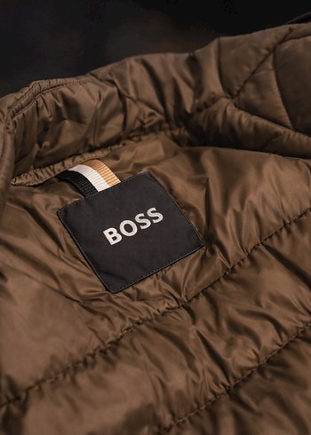 BOSS Haki Kapitone Erkek Yelek  Rafine Şıklık ve Maksimum Konfor - Görsel 3