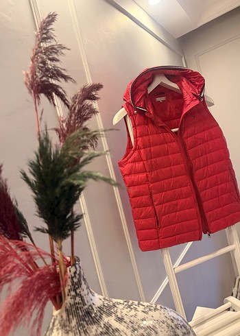 Tommy Hilfiger  Zamansız Şıklık ve Bahar Konforu - Görsel 12