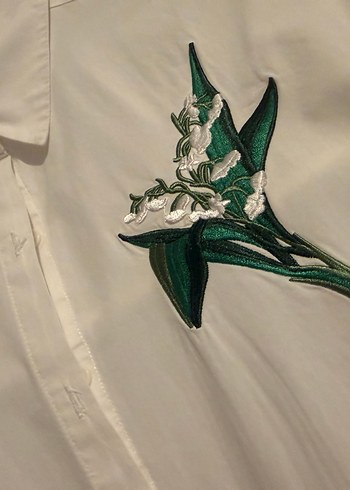 İpekyol Zarafeti: Romantik Nakış İşlemeli Beyaz Pamuklu Gömlek - Görsel 3