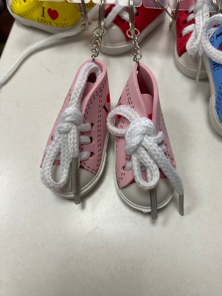 Renkli Spor Ayakkabı Bağcıkları Anahtarlık - Görsel 3