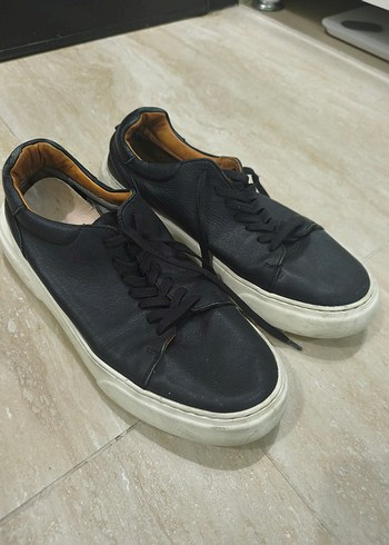 Diğer Siyah Deri Sneaker Siklik Ve Rahatlik Bir Arada