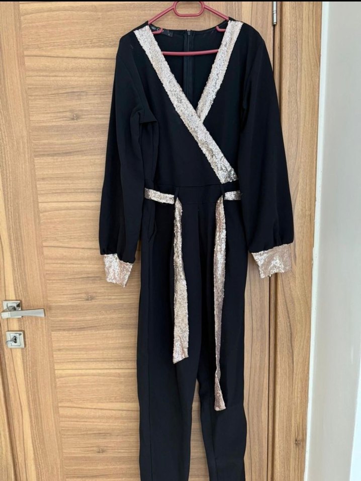 Siyah Parlak yaka ve kuşak  detaylı Kemerli Tulum - Görsel 3