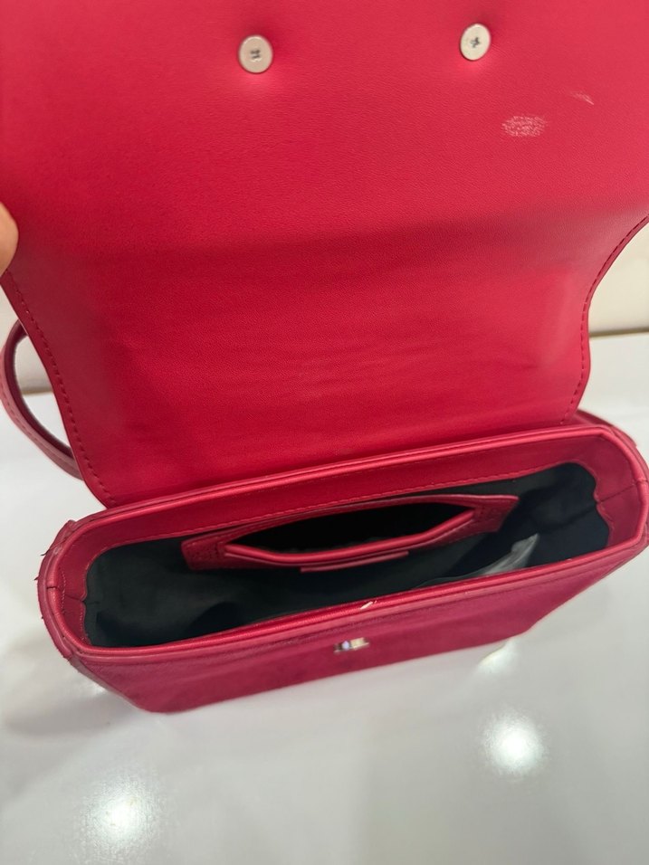 Zara Kırmızı Süet Tokalı Kadın Çanta - Görsel 4