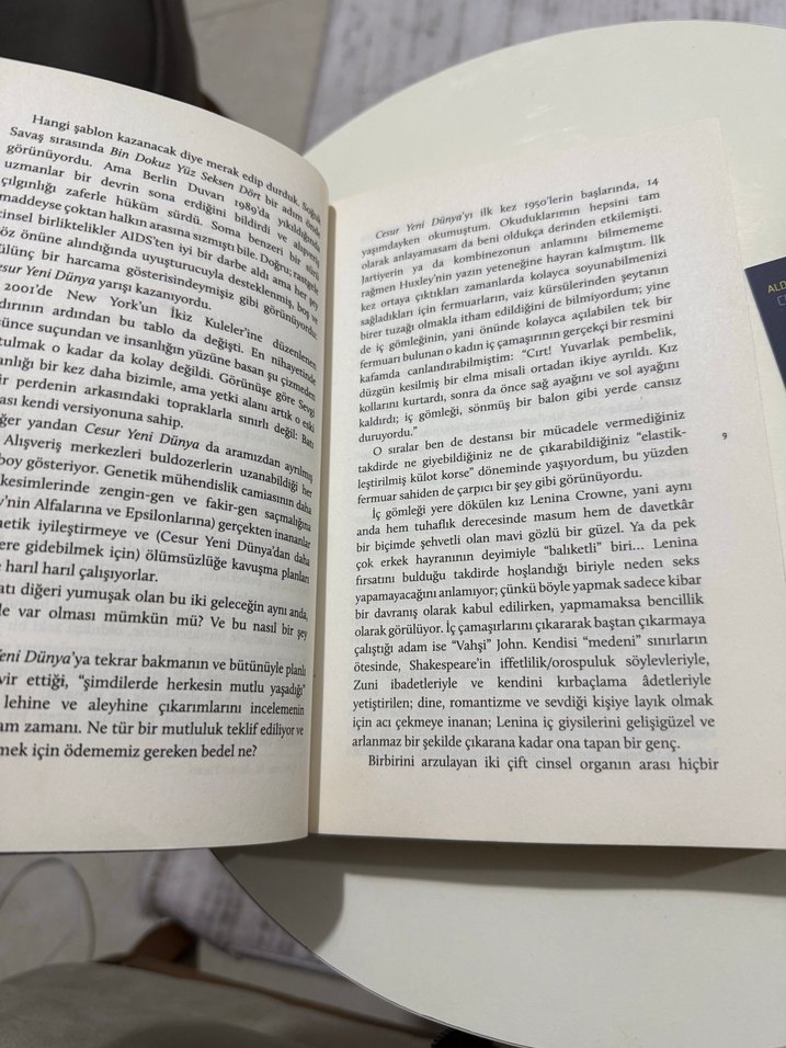 Cesur Yeni Dünya - Aldous Huxley - Görsel 4